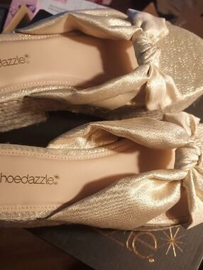 Shoe Dazzle Metallic Gold Knotted Espadrille Flats Size 9 BN